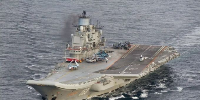 Die Admiral Kusnezow fing bereits 2019 im Hafen von Murmansk Feuer. kusnezow