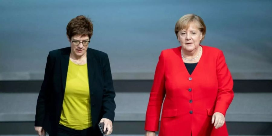 AKK und Merkel am Mittwoch im Bundestag