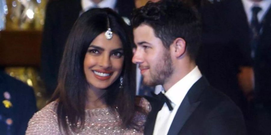 Priyanka Chopra und Nick Jonas haben ein neues Familienmitglied: den Deutschen Schäferhund Gino. Foto: Rajanish Kakade/AP/dpa