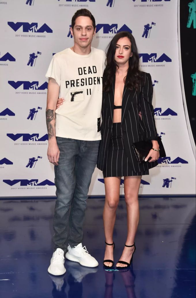 Pete Davidson und seine Ex-Freundin Cazzie David. Die Beziehung endete im Mai 2018. Pete Davidson ariana grande