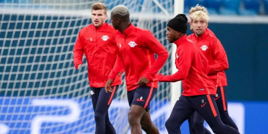 Leipzigs Spieler Timo Werner (l-r), Amadou Haidara, Ademola Lookman, Kevin Kampl und Emil beim Abschlusstraining in St. Petersburg. Foto: Jan Woitas/dpa-Zentralbild/dpa