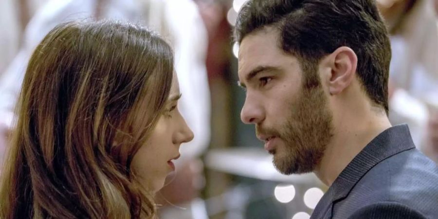 Clara (Zoe Kazan) und Marc (Tahar Rahim) hadern aus unterschiedlichen Gründen mit der Welt. Foto: Per Arnesen/Alamode Film/dpa