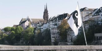 Kanton - Basel erstellt an zwei Tramhaltestellen Überfahrten für Velofahrende