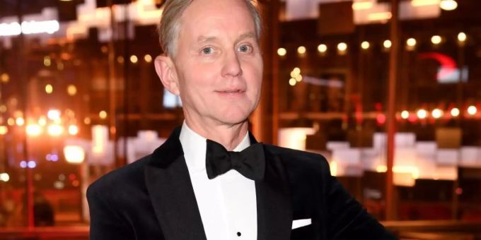 Max Raabe kann sich auch auf dem Oktoberfest amüsieren. Foto: Britta Pedersen Max Raabe kann sich auch auf dem Oktoberfest amüsieren. Foto: Britta Pedersen