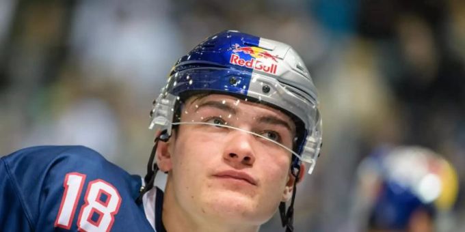Mit dem Treffer von Justin Schütz beginnend konnte EHC Red Bull München das Spiel gegen Minsk drehen. Foto: Matthias Balk/dpa Mit dem Treffer von Justin Schütz beginnend konnte EHC Red Bull München das Spiel gegen Minsk drehen. Foto: Matthias Balk/dpa