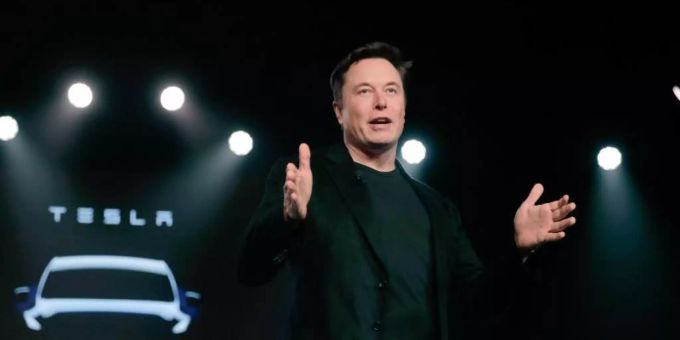 Gründer und Inhaber von Tesla, Elon Musk, gestikuliert. Elon Musk Tesla