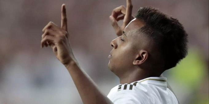 Der erst 18-jährige Brasilianer Rodrygo feiert das 2:0 für Real Madrid gegen CA Osasuna. Rodrygo Real Madrid