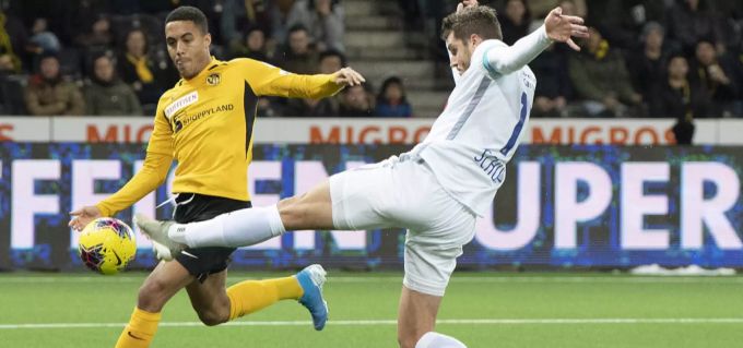 Marvin Spielmann (links, YB) im Einsatz gegen Pascal Schürpf (FC Luzern). Marvin Spielmann YB