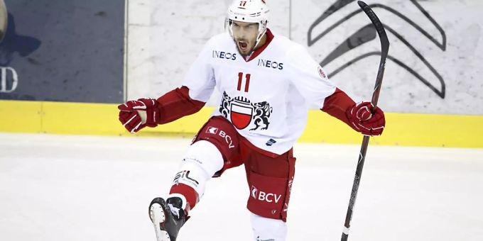 Lausannes Stürmer Yannick Herren jubelt nächste Saison für Fribourg-Gottéron Lausannes Stürmer Yannick Herren jubelt nächste Saison für Fribourg-Gottéron