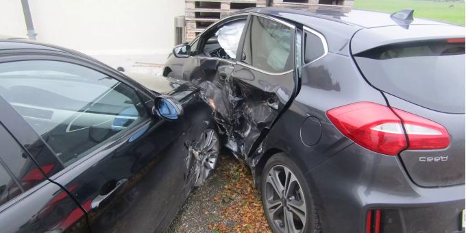 Die Unfallursache wird noch untersucht. Verkehrsunfall Bilten