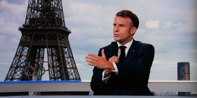 Macron in Warschau: «Natürlich bedeutet ein dauerhafter Frieden in der Ukraine eine dauerhafte Sicherheit in Europa.» (Archivbild) Macron möchte Céline Dion bei der Olympia-Eröffnungsfeier begrüssen.
