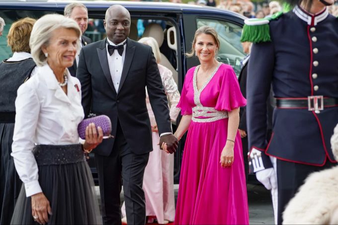 Märtha Louise und Durek Verrett sind ähnlichen Sticheleien ausgesetzt wie Harry und Meghan. (Archivbild) norwegens prinzessin märtha hochzeit