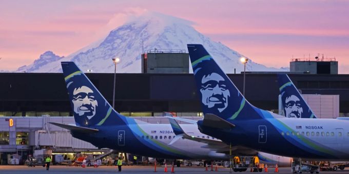 Flugzeuge am International Seattle-Tacoma Airport. International Seattle-Tacoma Airport