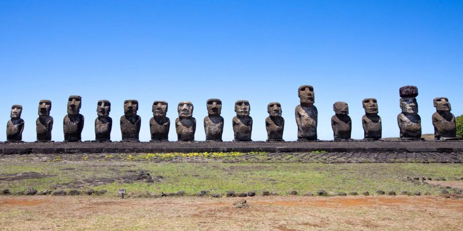 Heute gehört die Pazifikinsel zu Chile, auch wenn dessen Küste etwa 3.500 Kilometer entfernt liegt.