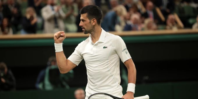 Novak Djokovic zeigt sich in Wimbledon in starker Form. Novak Djokovic Wimbledon