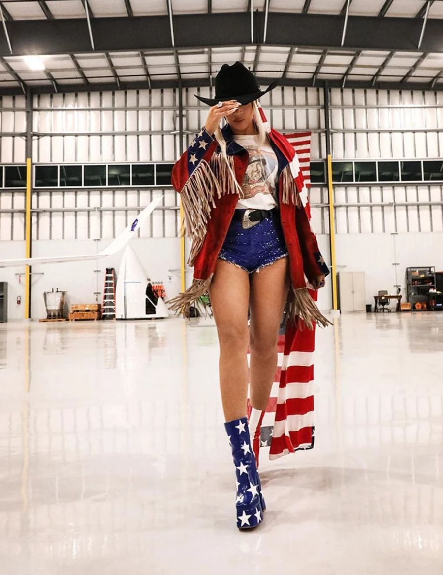 beyoncé, country-look, flugzeug-hangar