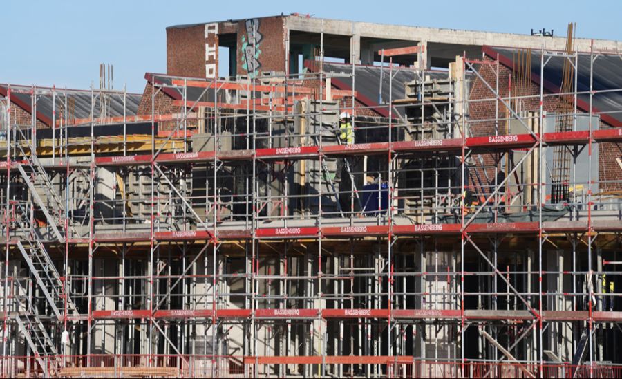 Die Ausstösse stellen für Wohnungsneubauten laut EU-Emissionsschutzrecht ein Problem dar. (Symbolbild)