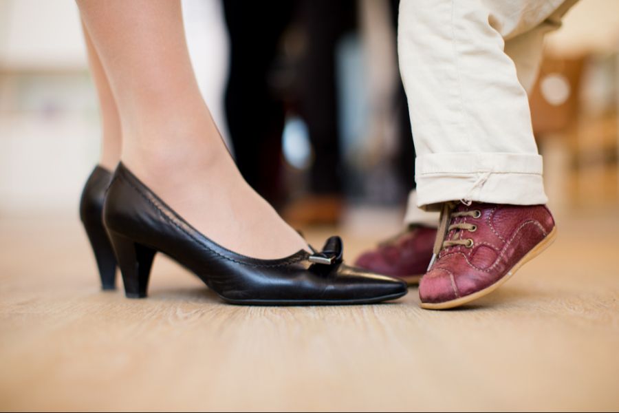 Die Mütter sind aber verpflichtet, beruflich aktiv zu bleiben.