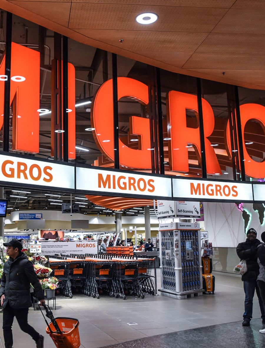 «Ab morgen Dienstag werden wir unsere Filialen ebenfalls mit den heiss erwarteten Aromat-Chips beliefern», meldet die Migros.