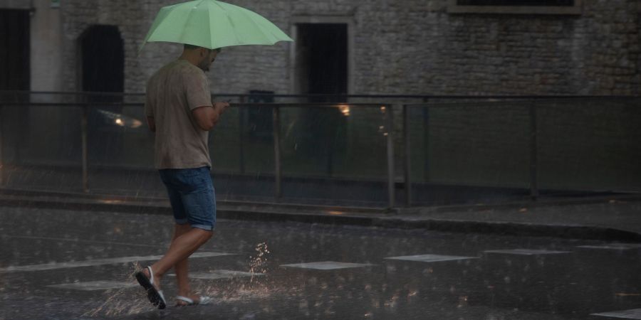 Angekündigt wurden bis zu 50 Liter Regen pro Quadratmeter.