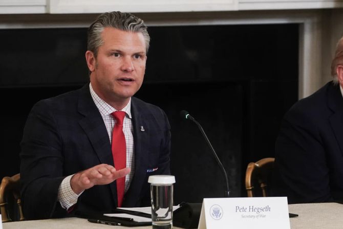 US-Präsident Donald Trump und Verteidigungsminister Pete Hegseth