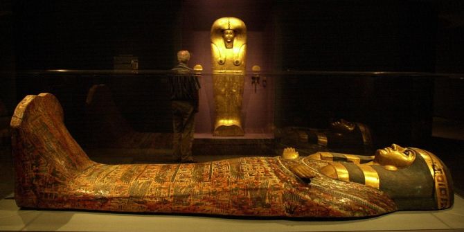 Ausstellung Sarkophag