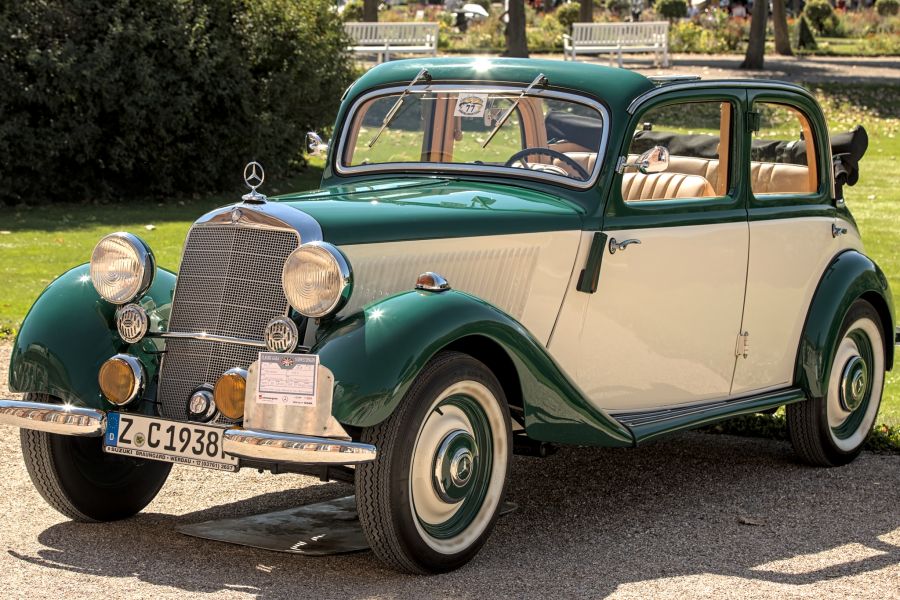 Mercedes Benz W136