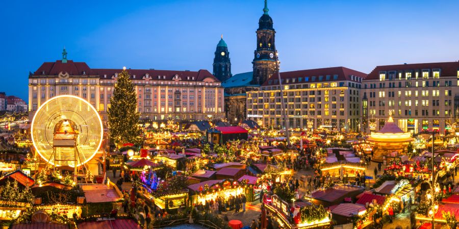 Wie wäre es beispielsweise mit dem Dresdner Striezelmarkt? Hier verführt dieer traditionelle Christstollen mit ihreseinem einzigartigen Geschmack zu einem besonderen kulinarischen Erlebnis.