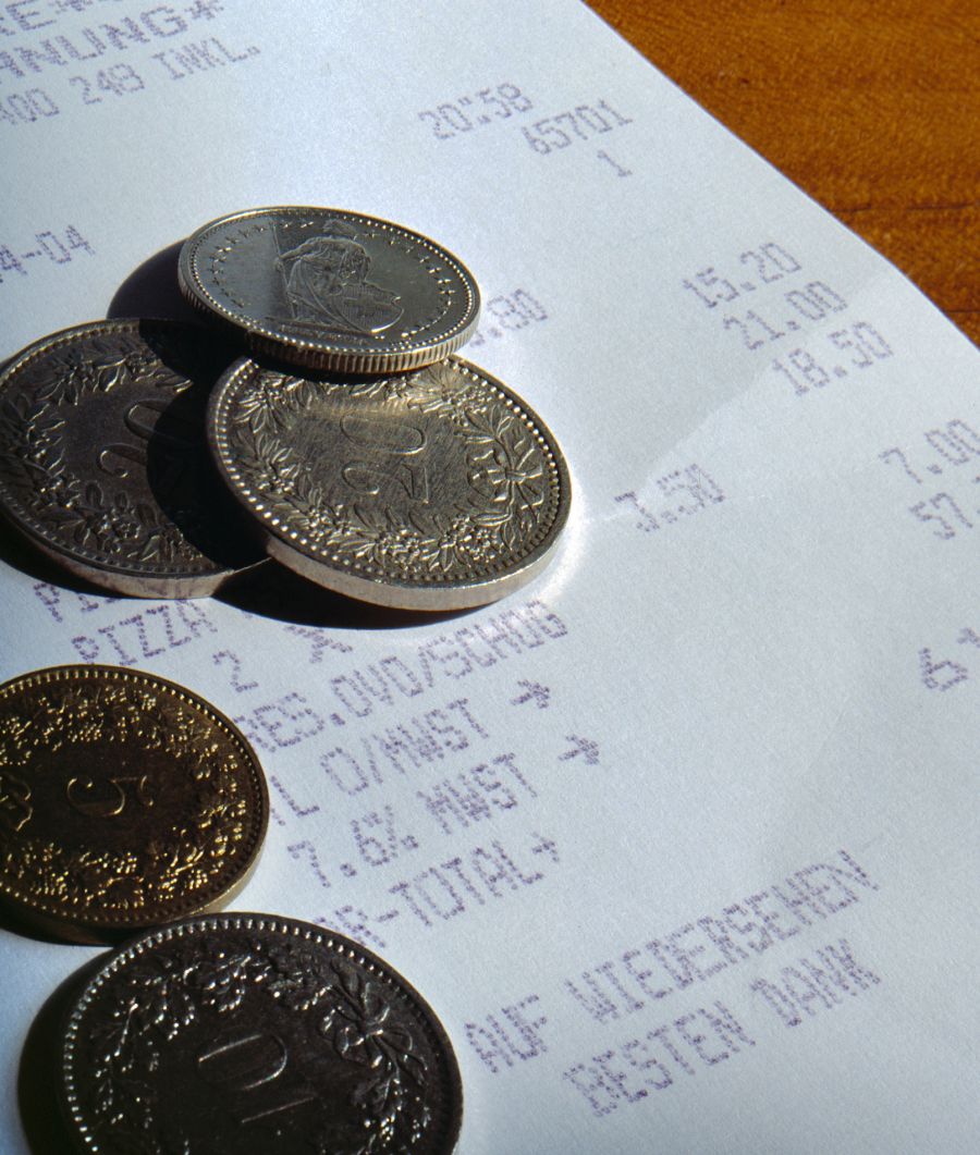 Doch: Seit mehr mit Karte bezahlt wird, klagen Beizen über sinkende Trinkgeldeinnahmen.