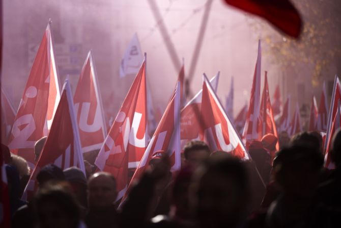 Bauarbeiter Demonstration Protest Ausschreitungen