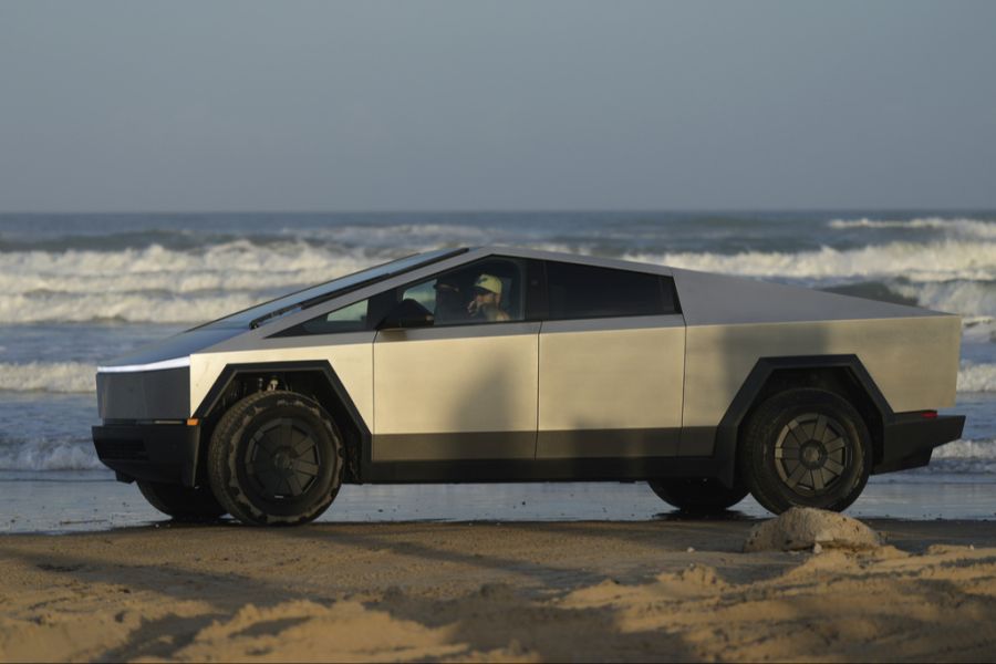 tesla cybertruck