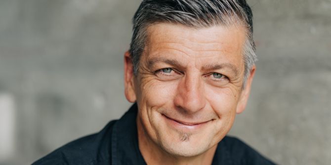 Porträtfoto Mann EVP Bachmann