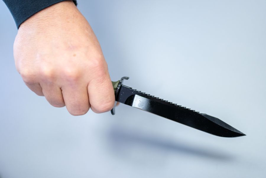 Mitte August hat eine 13-Jährige eine Pflegerin der psychiatrischen Klinik mit einem Messer angegriffen. (Symbolbild)