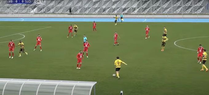 Kastriot Imeri (Nummer 10) feiert sein Comeback bei YB. YB