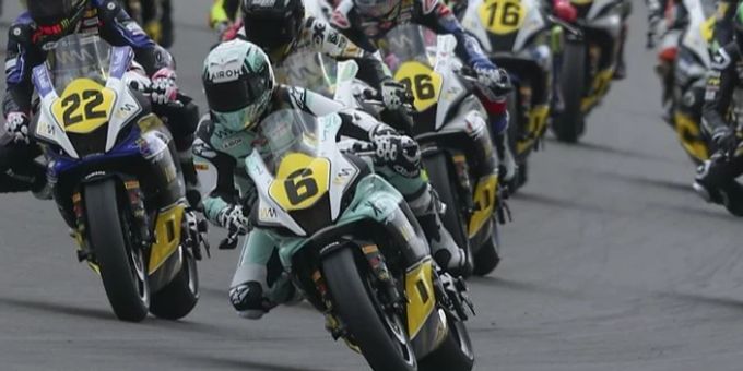 Maria Herrera setzt sich in Donington durch. Maria Herrera