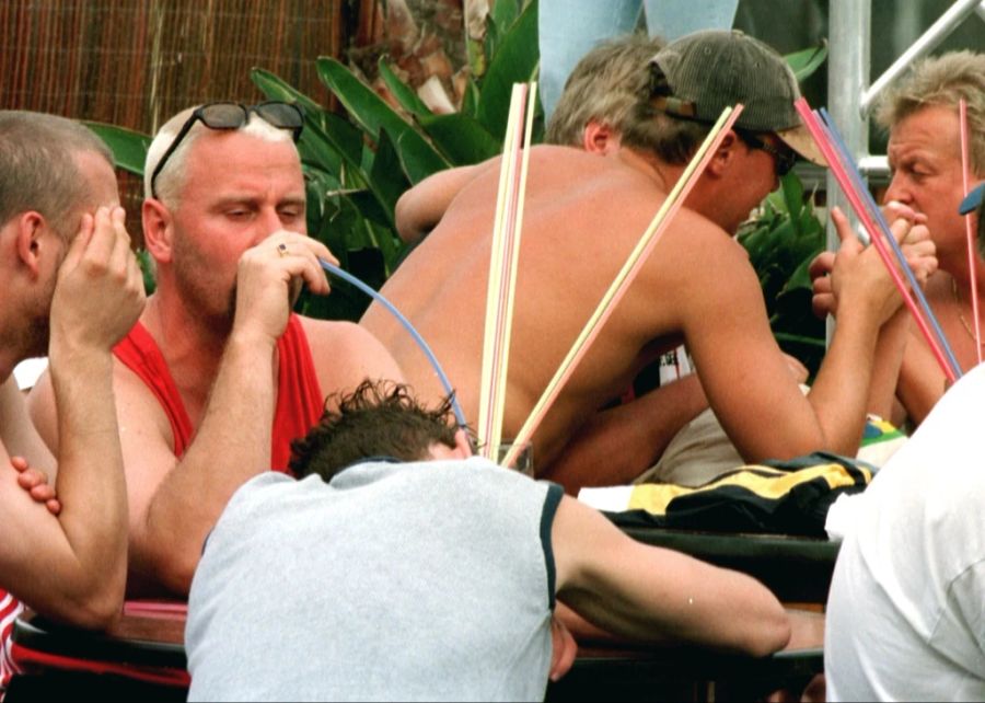 Bier in Kübeln Tag und Nacht, so kennt man ihn: den Ballermann in Mallorca. (Symbolbild)