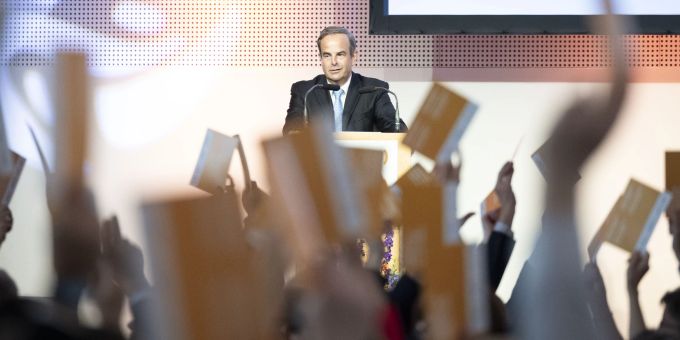 Gerhard Pfister, Präsident Die Mitte Schweiz und Nationalrat (ZG), spricht während der Delegiertenversammlung der Mitte-Partei am Samstag, 25. Mai 2024, in Arbedo, Tessin. Mitte Gerhard Pfister