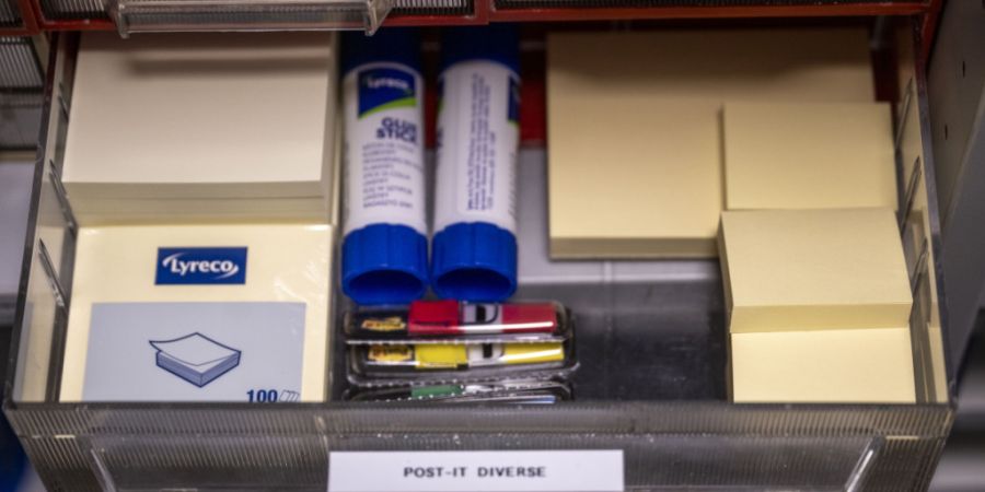 Logistik Bern hat unter anderem Schul- und Büromaterial an Lager. Über 4000 Artikel sind gemäss Website lieferbar. (Symbolbild)