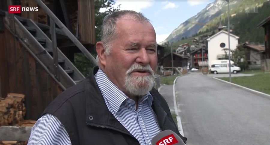 Trotzdem besteht für die Bevölkerung des Walliser Dorfes eine kleine Gefahr. Dieser Anwohner sieht diese aber an der Tagesordnung.