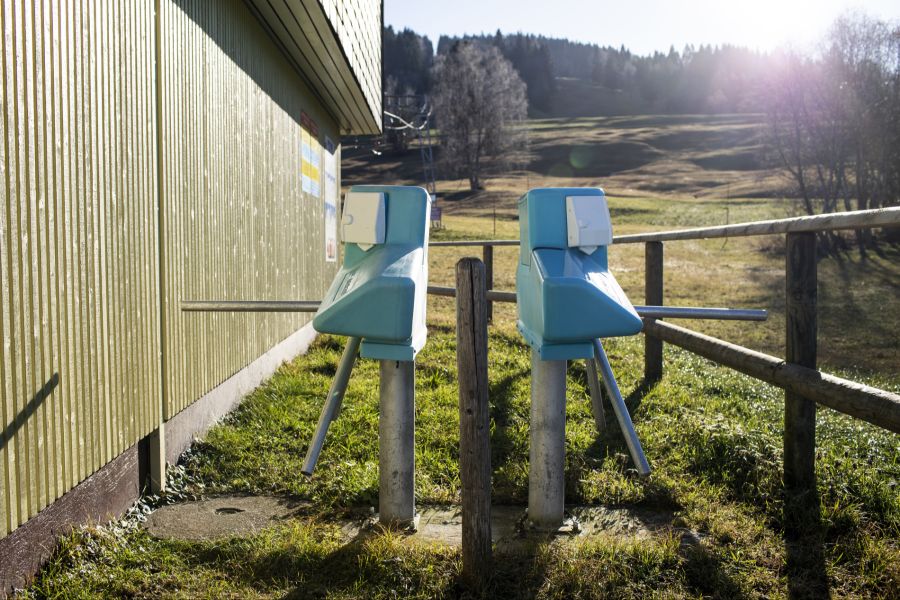 Dabei handelt es sich um einen neuen Kinderlift, der eine Saison später als erwartet kommt. Mit diesem könnten stündlich bis zu 720 Personen befördert werden.