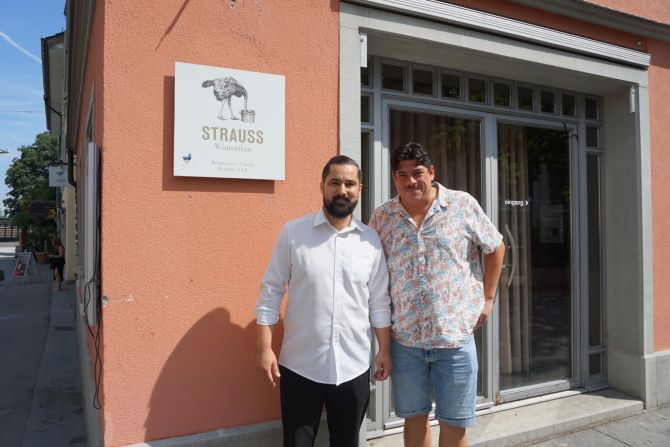 Fatih Öztürk (links) und Deniz Türeli bringen wieder Leben in den Strauss. Die Eröffnung ist im November 2026 geplant.