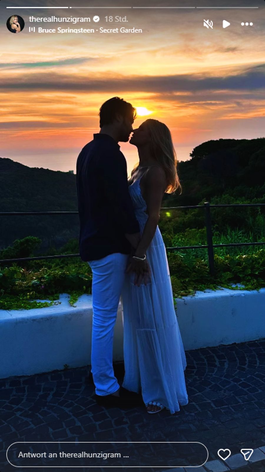 Romantik pur: Michelle Hunziker und Giulio Berruti kommen sich nahe.