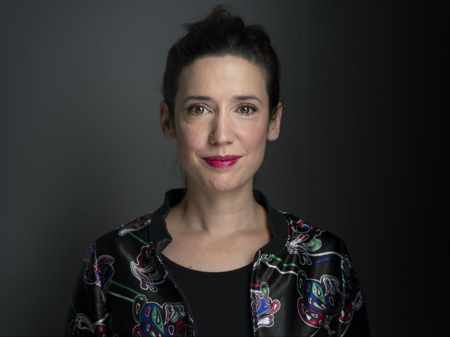 Moderatorin, Journalistin und Podcasterin Gülsha Adilji spricht über ihre Hassliebe zu Botox.
