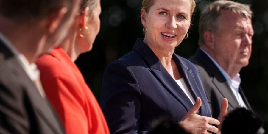 Die Parteivorsitzenden Martin Lidegaard (Sozialliberale Partei), Pia Olsen Dyhr (SF), die neue dänische Ministerpräsidentin Mette Frederiksen (Sozialdemokraten) und Lars Loekke Rasmus...