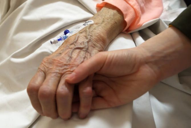Assistierter Suizid soll auch in privaten Heimen toleriert werden.