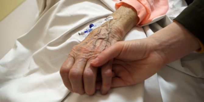 Assistierter Suizid soll auch in privaten Heimen toleriert werden.