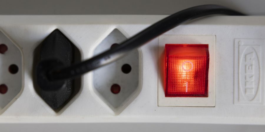 Die Thunerinnen und Thuner werden ab kommendem Jahr durchschnittlich etwas weniger für den Strom bezahlen. (Symbolbild)