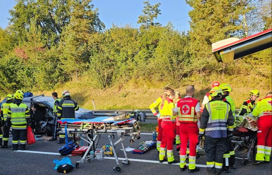 Der schwere Verkehrsunfall ereignete sich auf der A11 in Fahrtrichtung Villach.