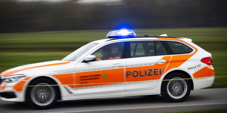 Die St. Galler Kantonspolizei rückte am Mittwochabend zu einem Restaurant in Rapperswil-Jona aus. (Symbolbild)
