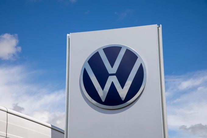 VW bleibt bei seiner Prognose für 2025 optimistisch. (Symbolbild) VW Logo